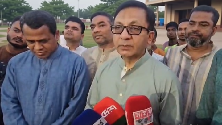 কোরবানির চামড়া পাচার হওয়ার আশংকা নেই: বাণিজ্যমন্ত্রী