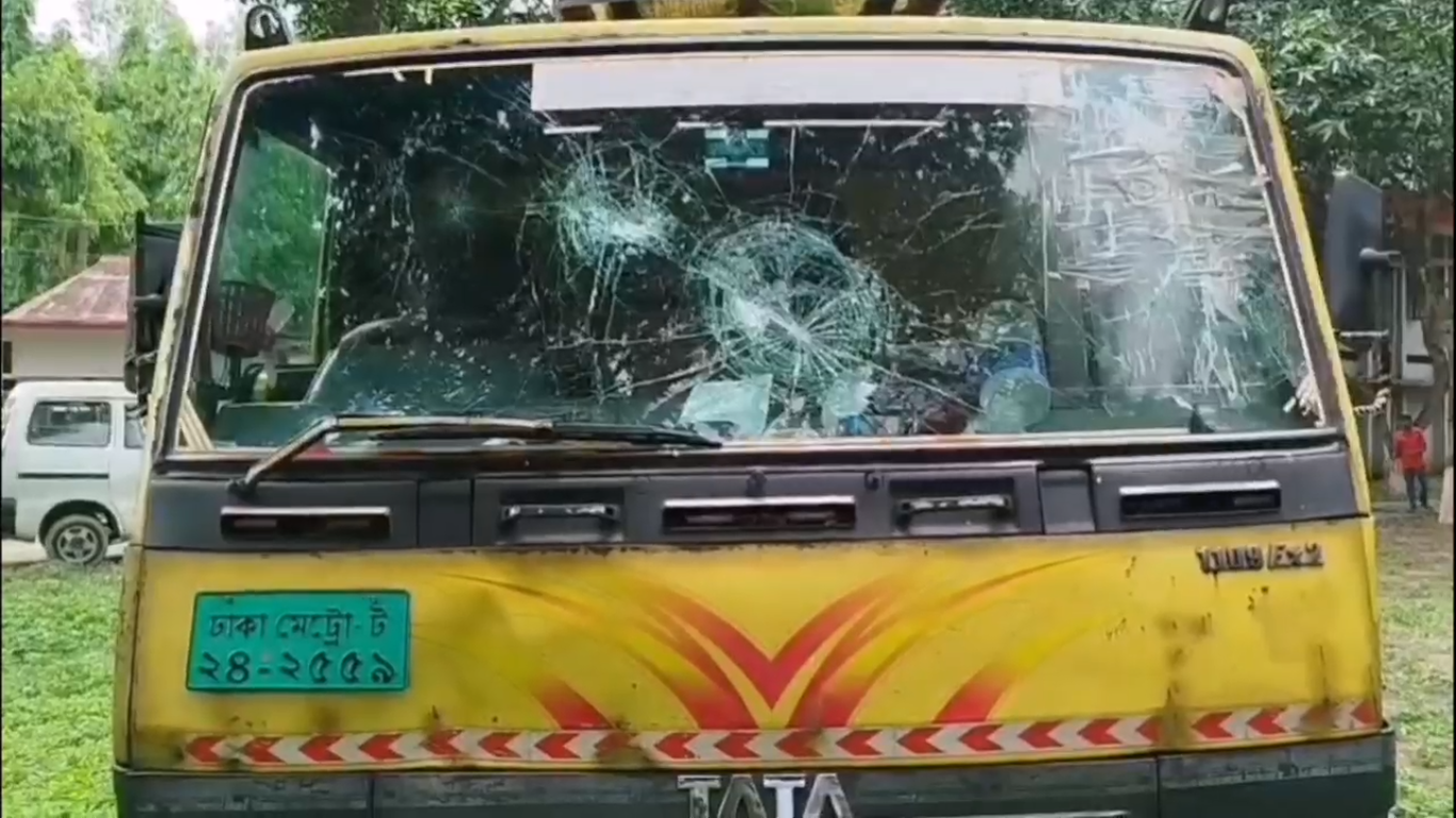 দিনাজপুরে ট্রাক-মোটরসাইকেল সংঘর্ষে নিহত ৩