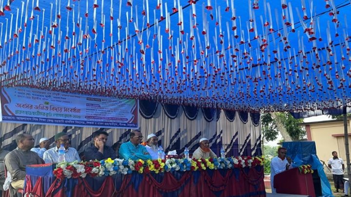 পীরগঞ্জে অবসরপ্রাপ্ত শিক্ষকদের বিদায় সংবর্ধনা ও কৃতী শিক্ষার্থীদের সম্মাননা অনুষ্ঠিত