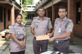 সাহসিকতার পুরস্কার পেলেন ইন্সপেক্টর মোস্তফা