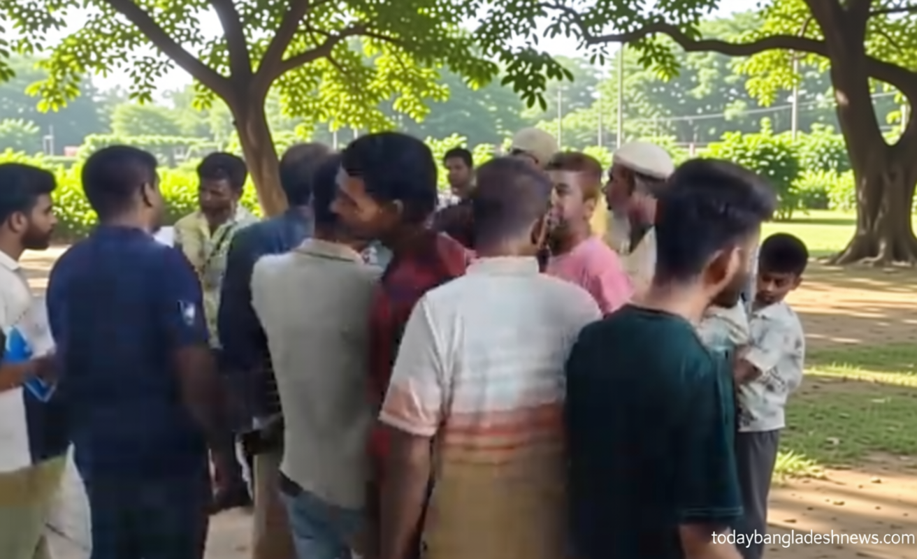 নাতনিকে ইভটিজিংয়ের প্রতিবাদ করায় নানাকে কুপিয়ে হত্যা!