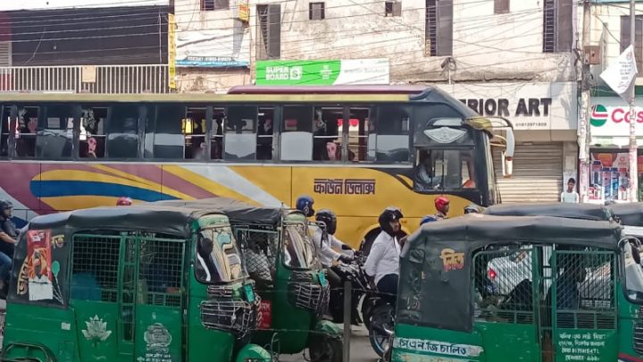 ঈদের ছুটি শেষে রাজধানীতে বেড়েছে যানজট