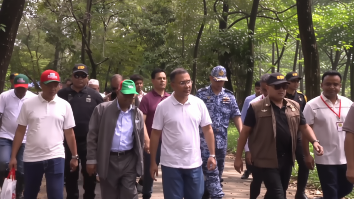 ডুলাহাজারা সাফারি পার্ক পরিদর্শন করলেন প্রধানমন্ত্রী