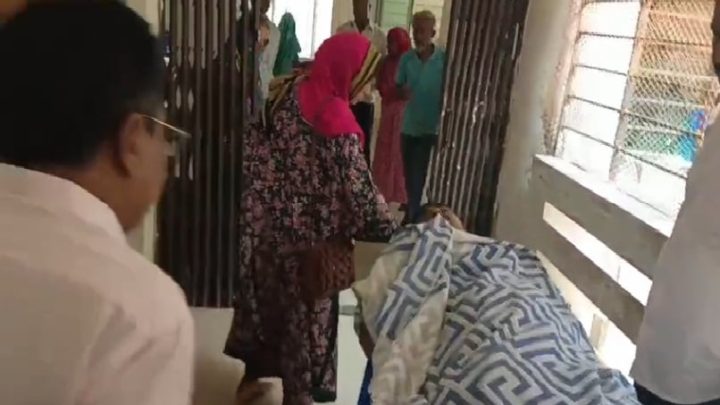 সাতক্ষীরা সীমান্তে বিএসএফের গুলিতে দুই বাংলাদেশি আহত