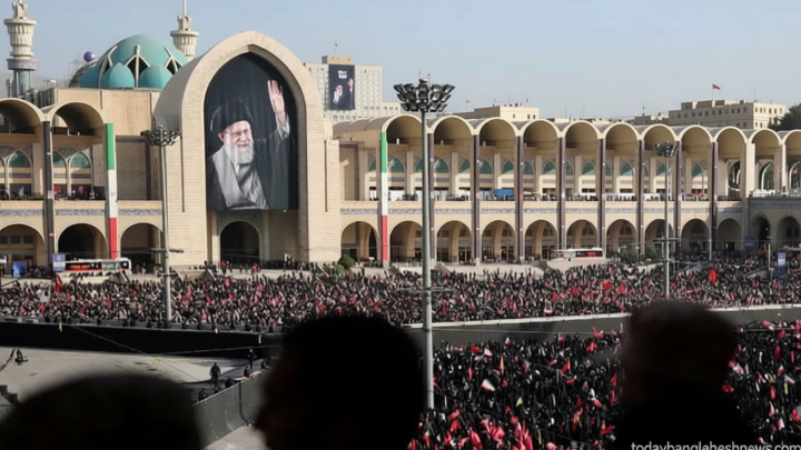 আজও খামেনিকে শ্রদ্ধা জানাতে জনতার ঢল, সপ্তাহব্যাপী কর্মসূচিতে কঠোর নিরাপত্তা