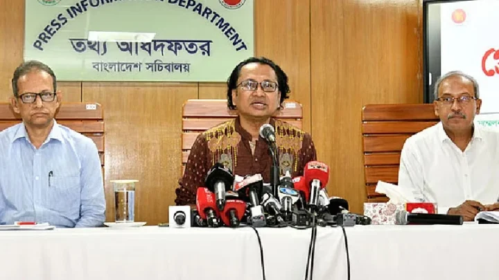 জুলাই নিয়ে কটূক্তি এখনও ফৌজদারি অপরাধ নয়, আলোচনা হতে পারে: তথ্য উপদেষ্টা