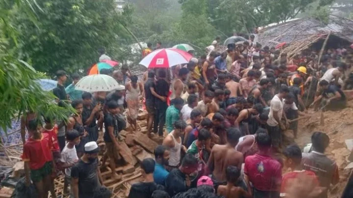 রোহিঙ্গা ক্যাম্পে পাহাড় ধসে পাঁচ শিক্ষার্থী নিহত