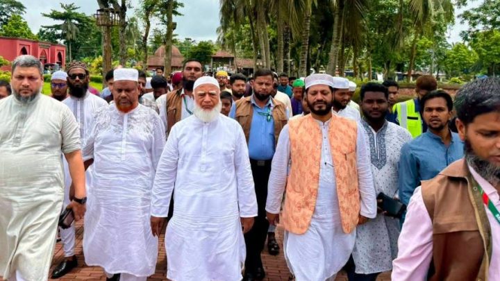 শেখ হাসিনাকে ফিরিয়ে আনতে সরকার দেরি করছে কেন, জামায়াত আমিরের প্রশ্ন